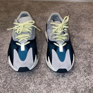Yeezy Boost 700 “wave runner” size 8.5 Men